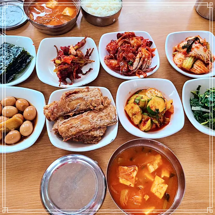 종로, 동대문 맛집 한 상 7첩 반찬, 요일마다 생선찜, 제육볶음