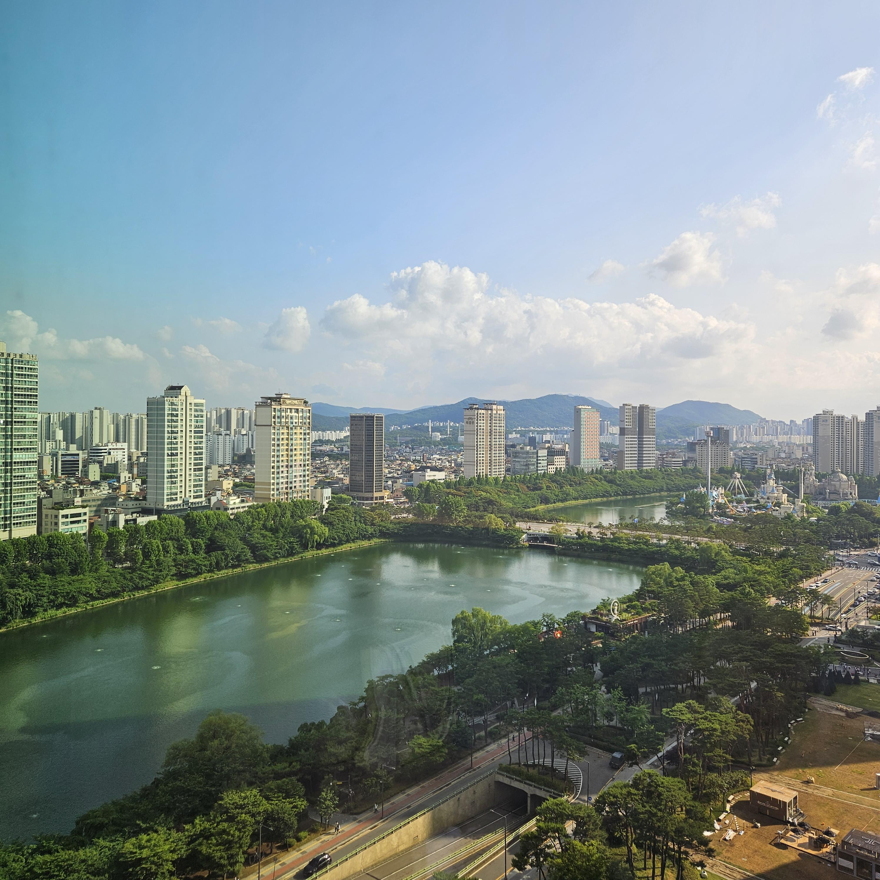 릴랙스 룸에서 바라본 잠실 뷰