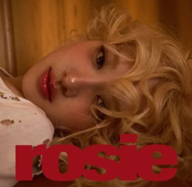 패션 아이콘 로제, 그녀의 시그니처 아이템은?