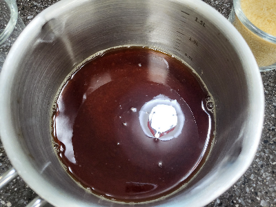 심플시럽 3단계: 설탕이 녹을때까지만 가열하기