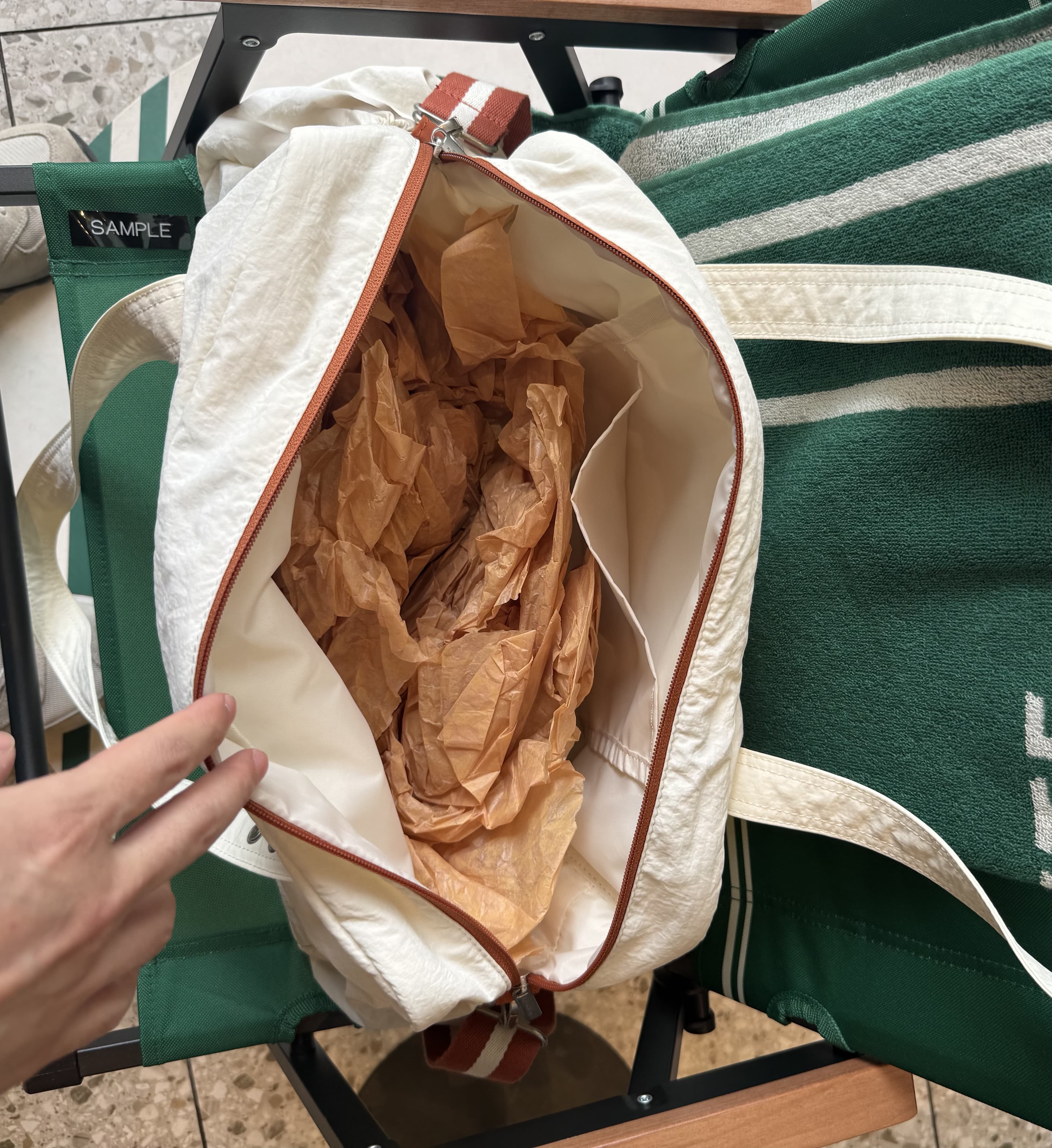 넓은-수납공간을-보유한-여행용-가방