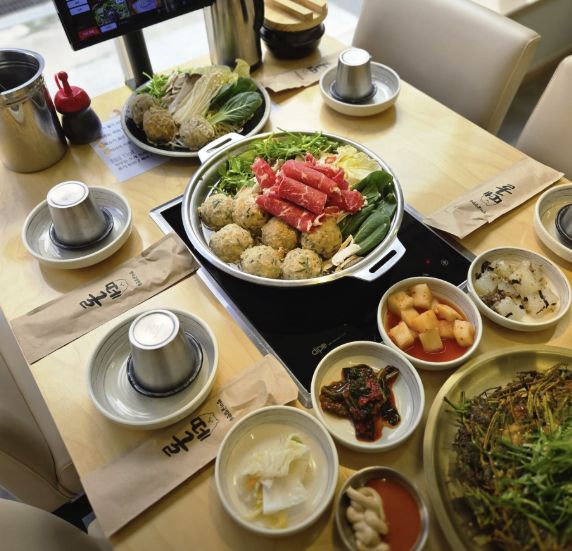 송파 굴림만두전골 맛집 &amp;#124; 2TV생생정보 장사의 신 방이굴림만두떼굴 방이본점