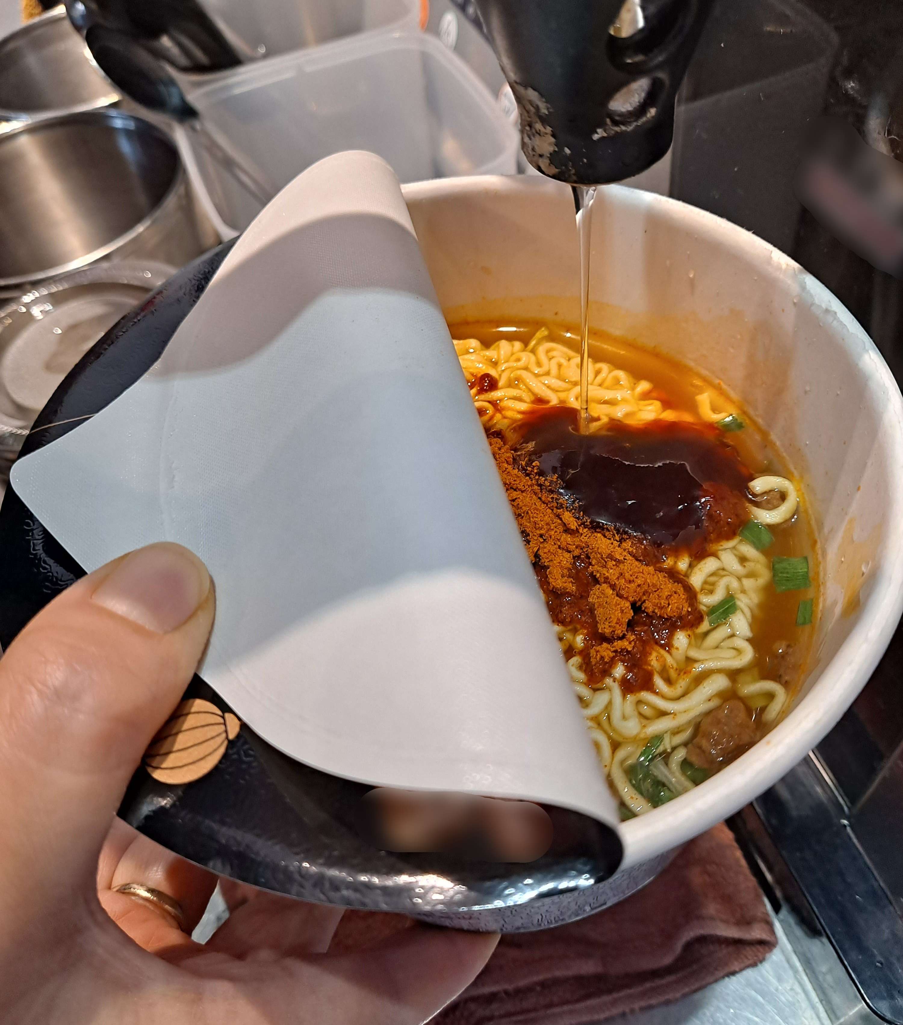 고기짬뽕에 물붓다