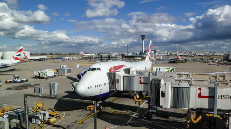 공항 계류장 사진