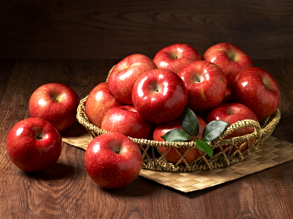 바구니에-담겨있는-사과