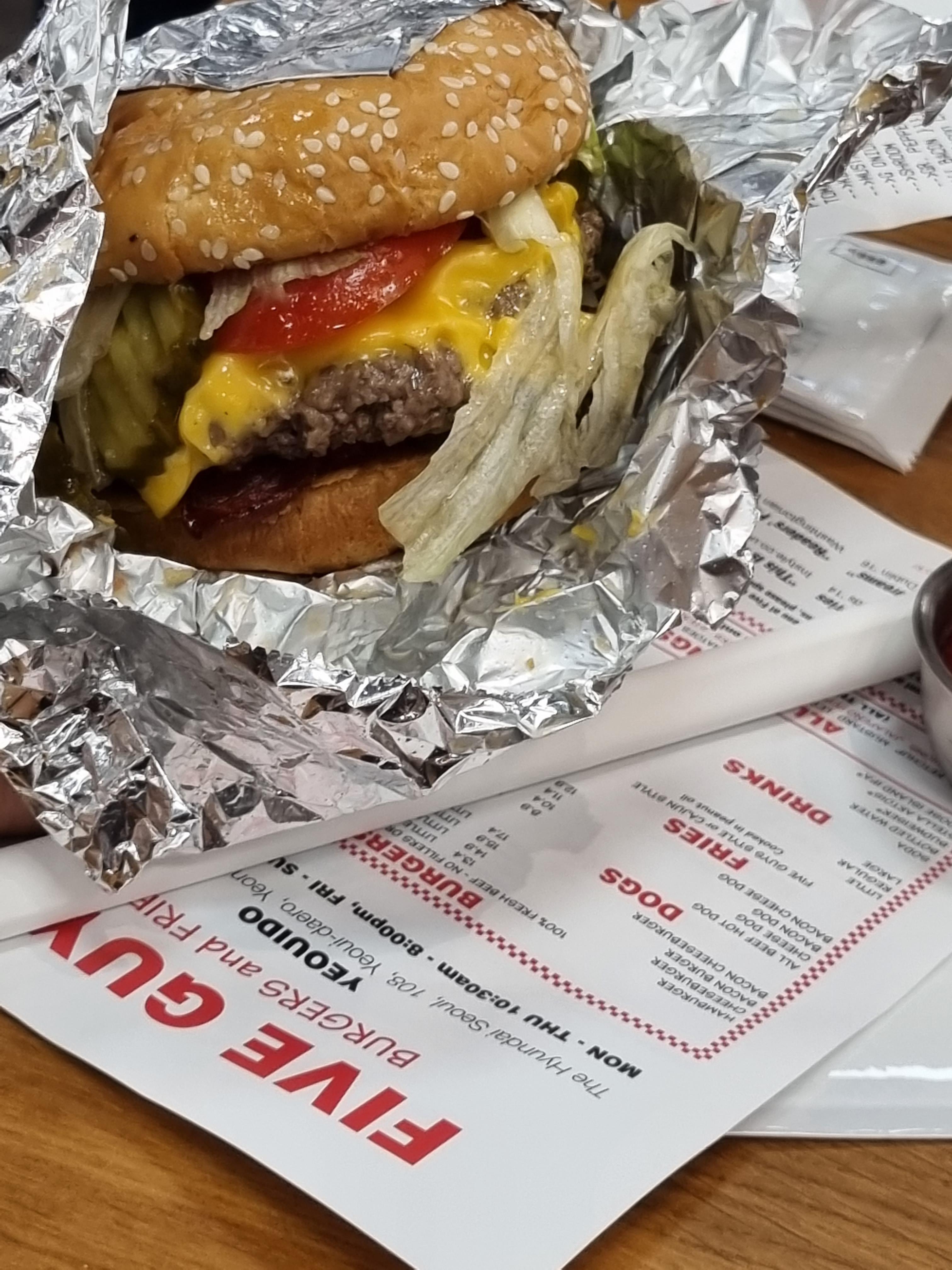 파이브가이즈_리틀치즈베이컨버거