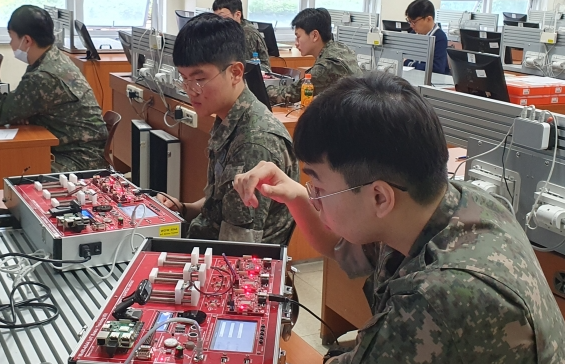 대한민국 공군 취업맞춤특기병-기술훈련
