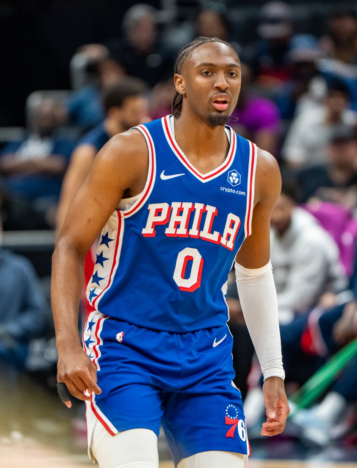 76ers 유니폼을 입은 타이리스 맥시, 닉스전 28점을 올린 가드