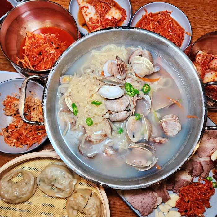 생방송투데이 하남 미사 진한 육수 백합 조개 바지락 칼국수 맛집