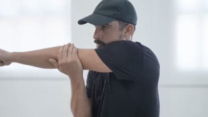 어깨 근육 이완 스트레칭