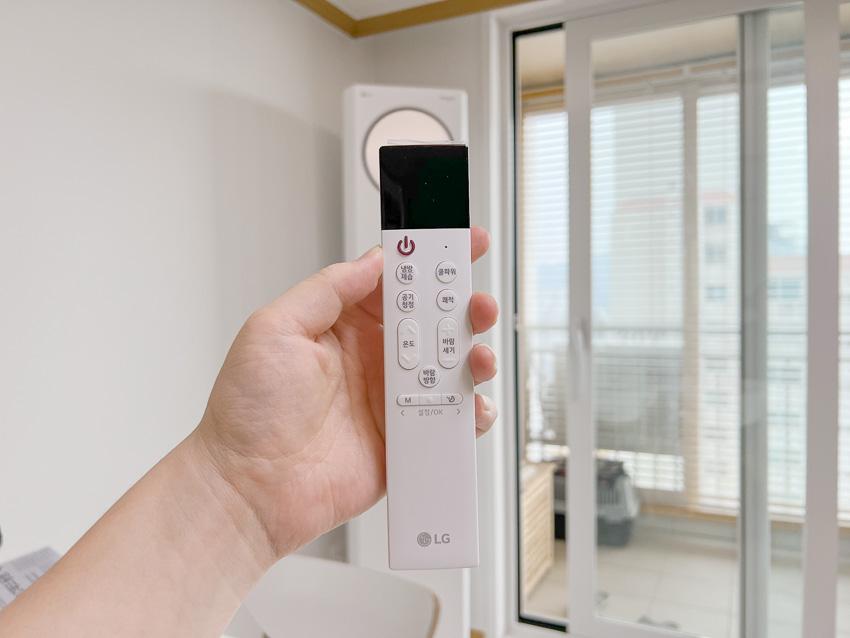LG 휘센 타워 에어컨 리모콘 앞면