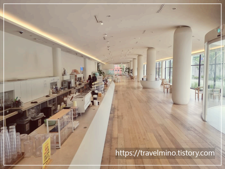 웅장한 스케일의 경기도 화성 동탄 대형 베이커리 카페 - 포근베이커리