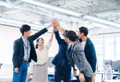 서울 청년이라면 최대 540만 원 + 240만 원! 지금 신청하세요