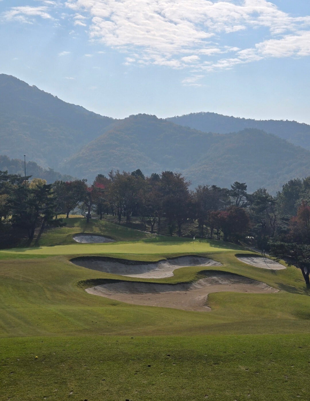 화산CC의 그린주변 2단벙커