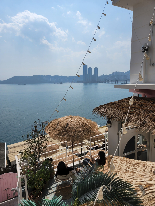 테라스에서_보이는_바다