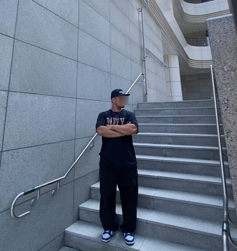 데일리룩('26. 9. 27.)에페 빈티지 할리우드 스타 볼캡, 엔티엠티 카모 티셔츠, 나이키 클럽 벌룬팬츠, 나이키 덩크로우 레트로 콩코드, 제이엔드, 타티아나, 써지컬스틸액세서리