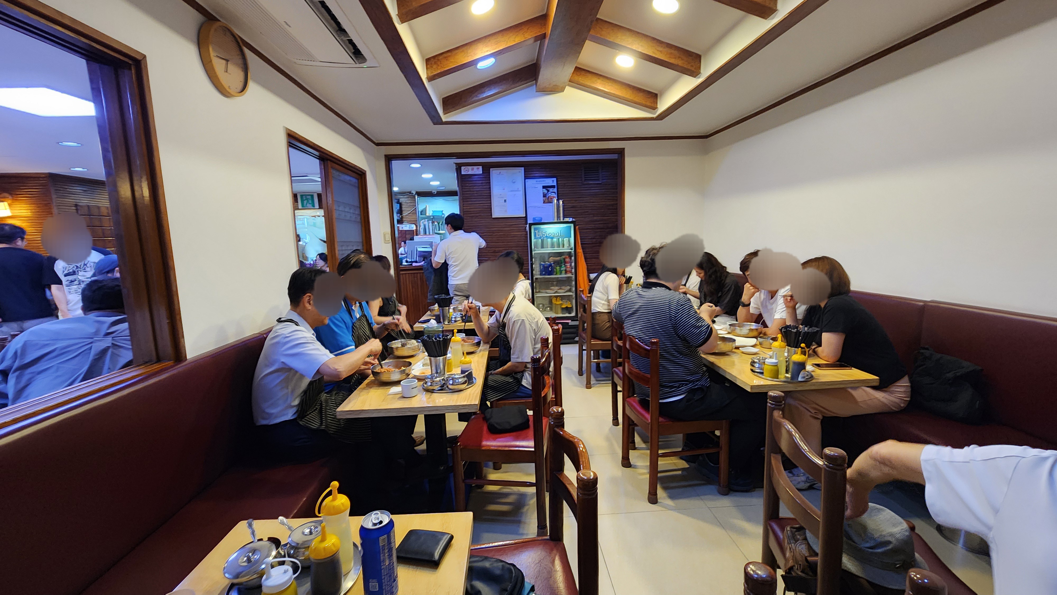 명동함흥면옥 본점 식당 내부 점심시간 풍경
서울 명동 냉면 맛집 실내 분위기