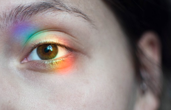 눈에 눈썹 들어갔을 때 빼는 방법(속눈썹 빼기)