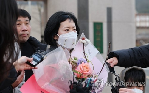 속보 친부살해 무기수 김신혜 재심서 무죄