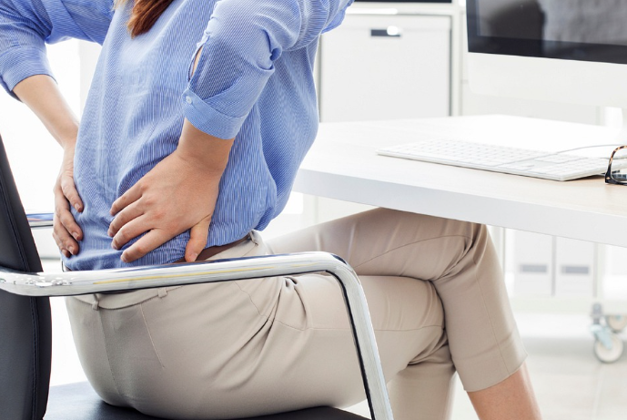 여자 왼쪽 옆구리 통증 원인들