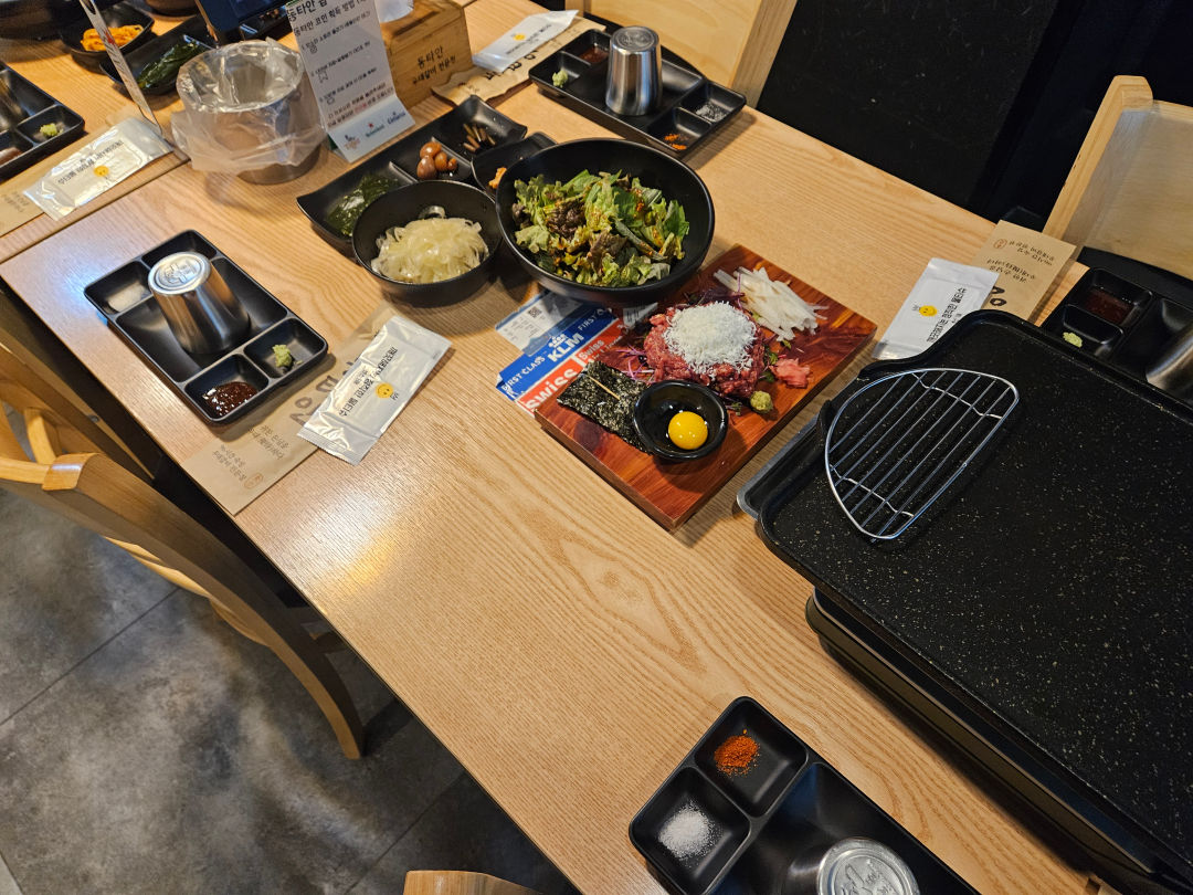 동타안 밑반찬 세팅