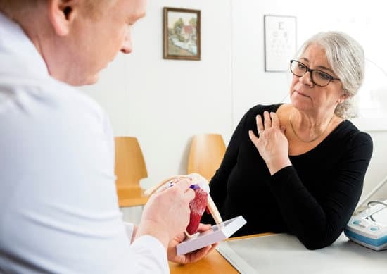 어깨 통증 치료 방법 ❘ 원인부터 치료, 관리까지