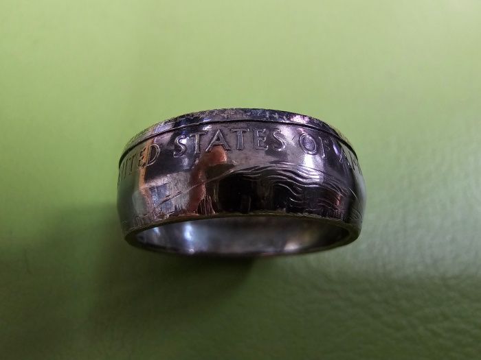 광택이-나고있는-은반지