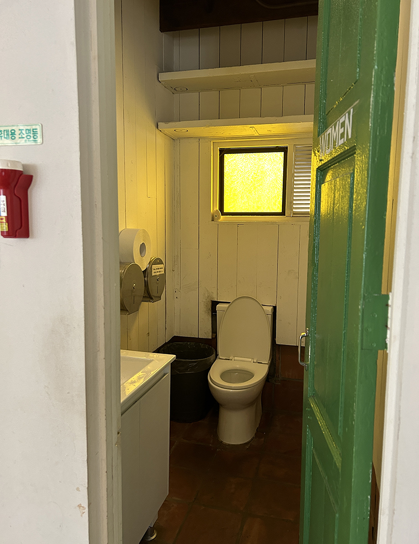 썸띵어바웃커피-3층-화장실