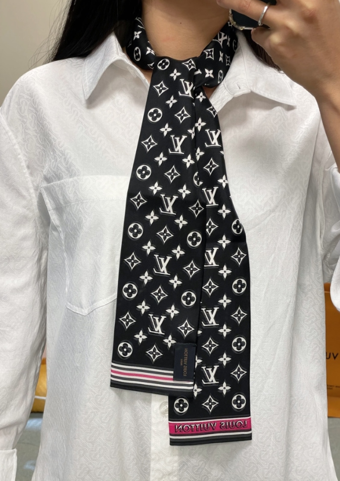 루이비통 모노그램 클래식 스카프