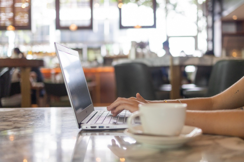 디지털 노마드 – 월 300 버는 스마트워크의 현실