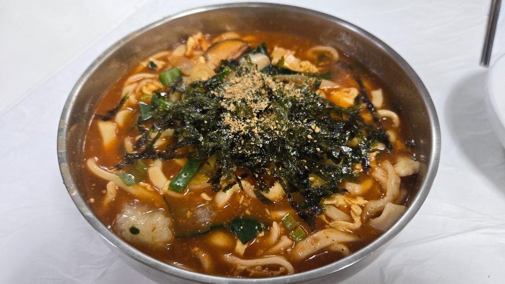 장칼국수 옹심이도 들어있어요