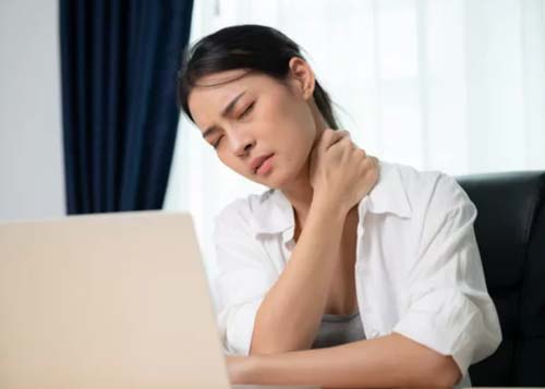 목 뒤 통증과 어깨 결림 질환