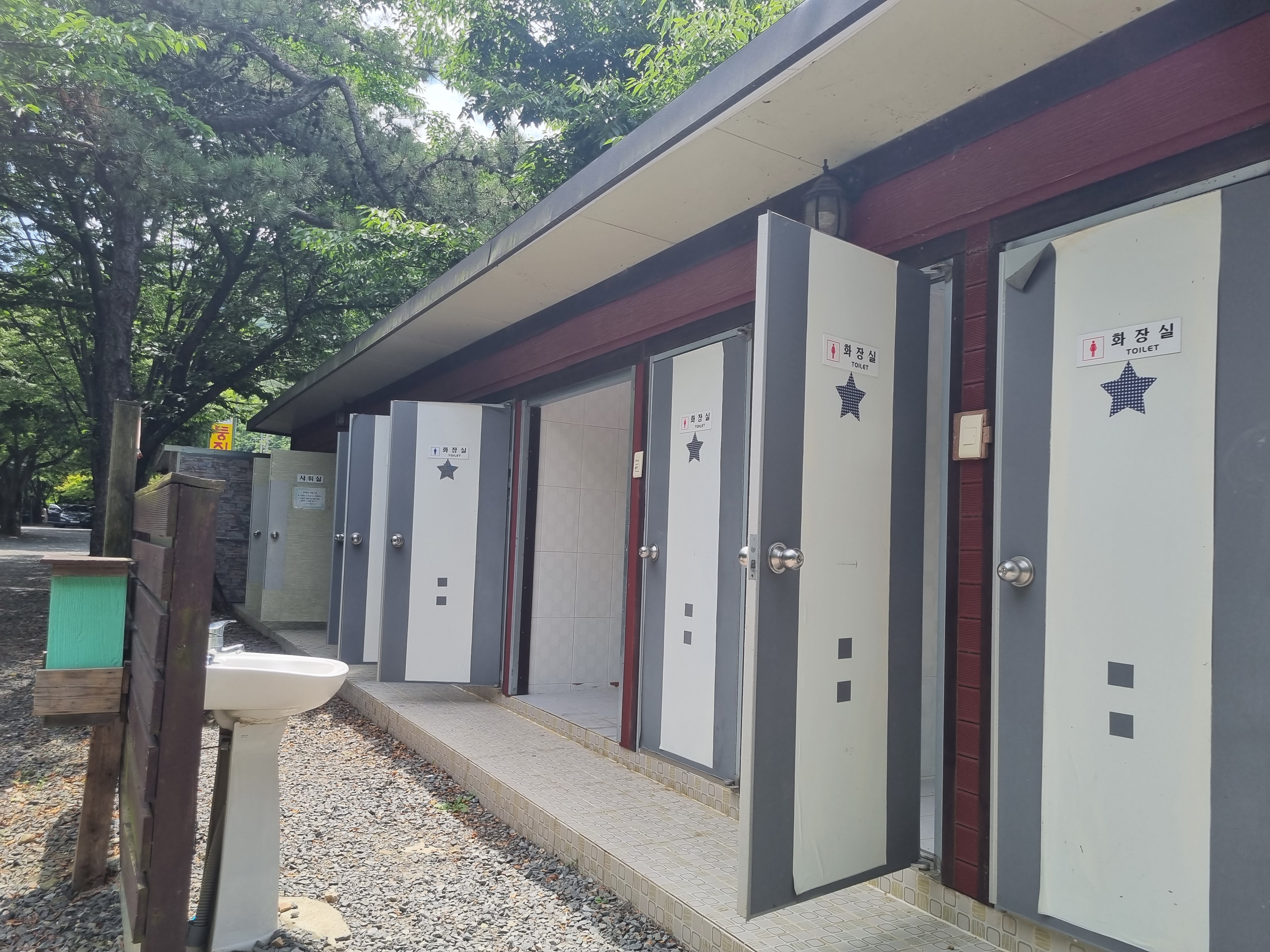 둥지펜션캠핑장