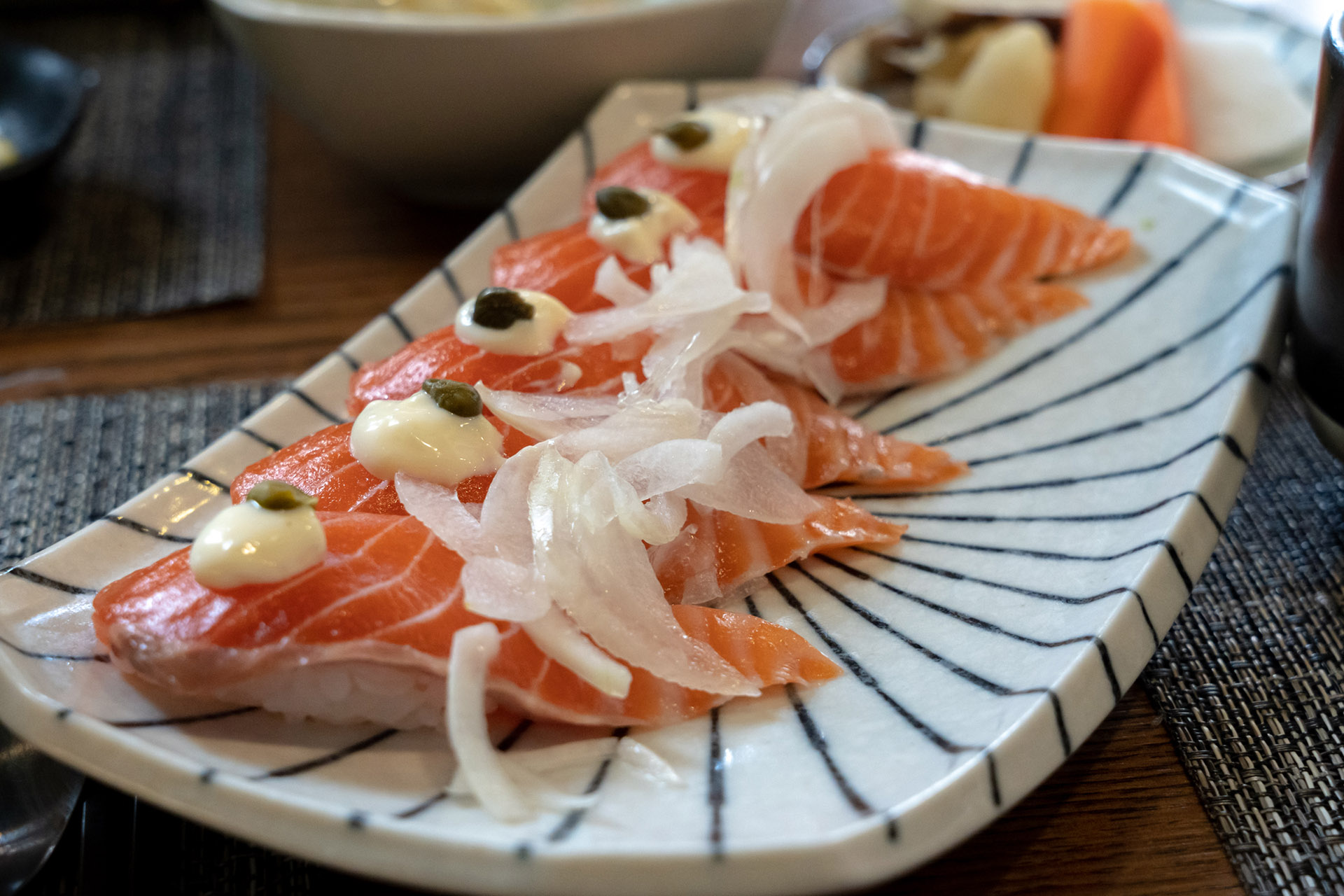 온천천 카페거리 강초밥 연어5p.