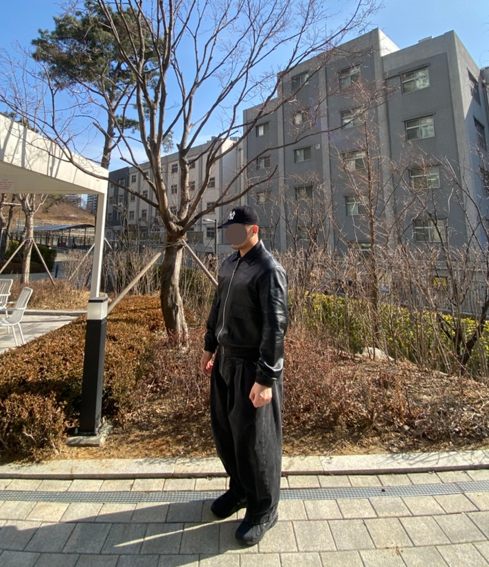데일리룩('26.2.15.)엠엘비 뉴에라 MLB NY Q핏 언스트럭쳐 볼캡, 스페로네 스탠다드 카라 A-2 재킷, 무신사스탠다드 벌룬 팬츠, 뉴발란스 스니커즈 410V5 트레일 블랙