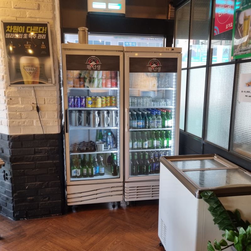 완선생-내부-사진