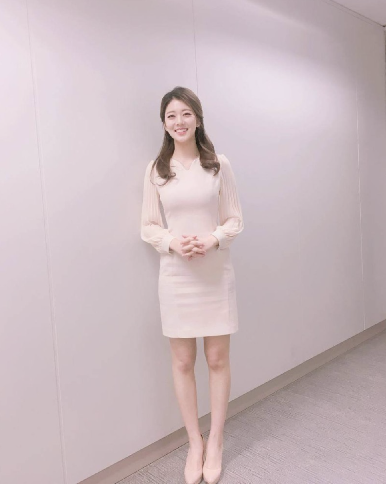 김민형 원피스 각선미