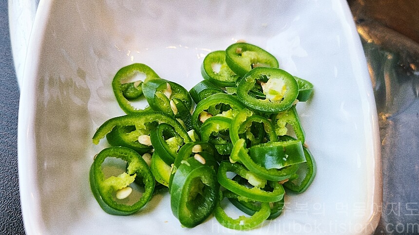 고을래-이베리코-흑돼지-서구청점-다진-고추