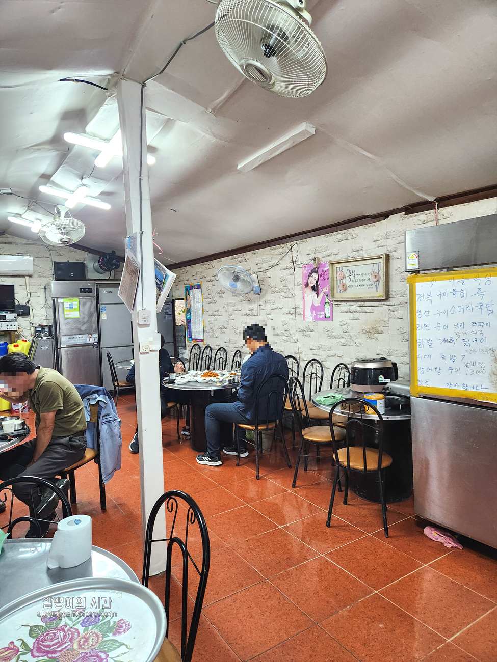 #26-2 여수 개도 백패킹_여기 온돌 돌침대 있어요 (노지 캠핑) - undefined - 개도 갯마을 식당 #26-2 여수 개도 백패킹_여기 온돌 돌침대 있어요 (노지 캠핑) - undefined - 개도 갯마을 식당