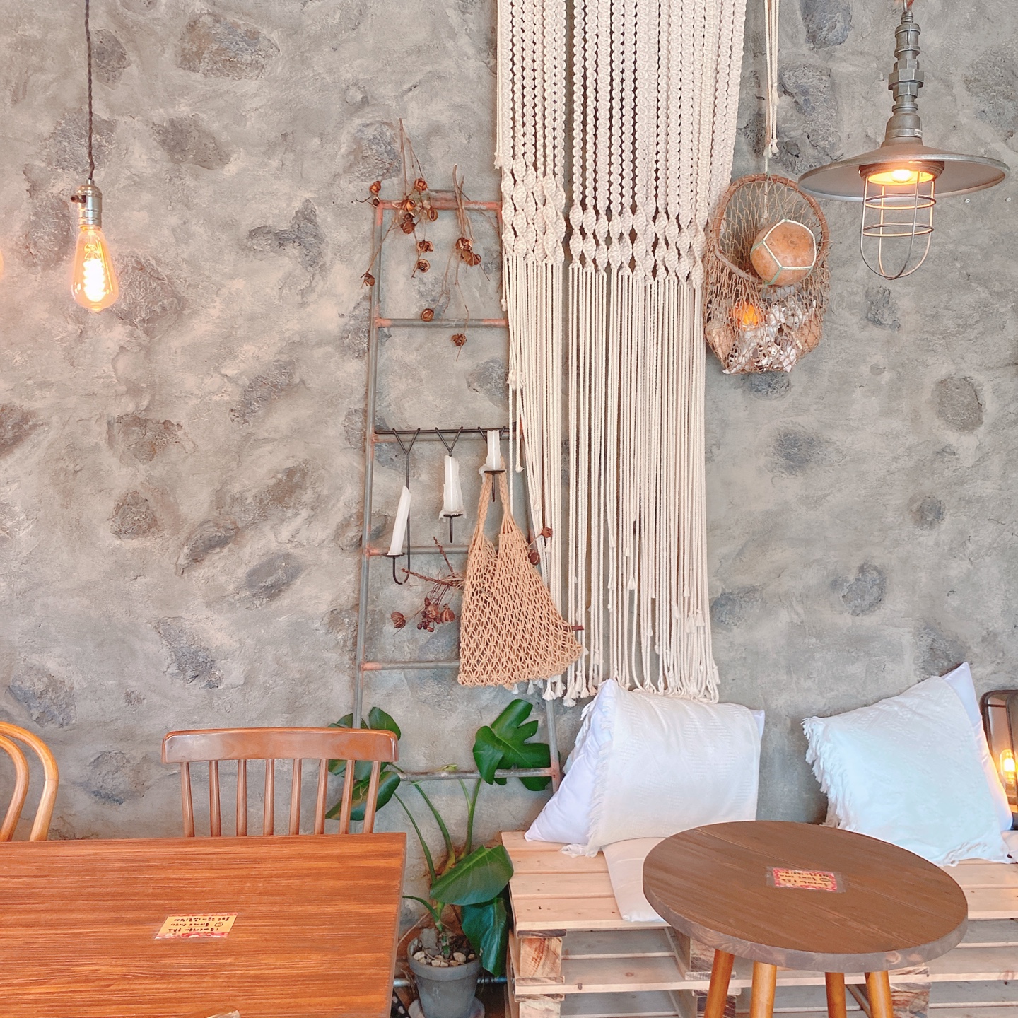 제주 서귀포 귤꽃다락 귤밭돌창고 개조 카페