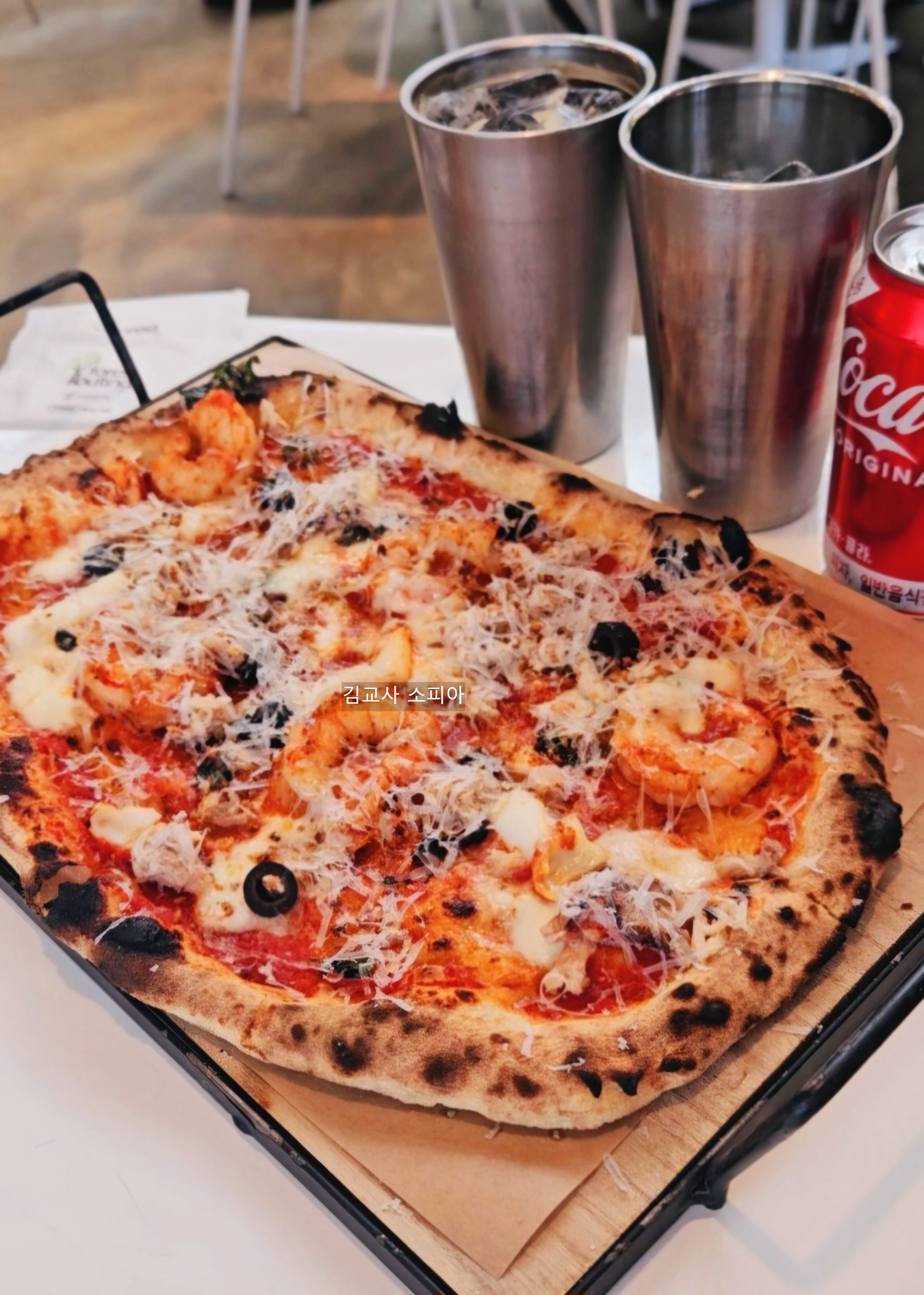 바다 테마 인테리어가 인상적인 일산포레스트아웃팅스｜씨푸드피자 &amp; 루꼴라피자 먹방