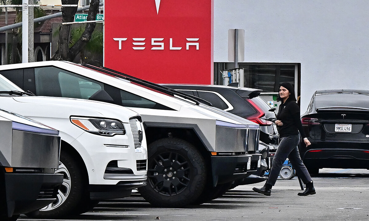 트럼프, 테슬라 차량 직접 구매…머스크 지지 선언과 주가 영향은?