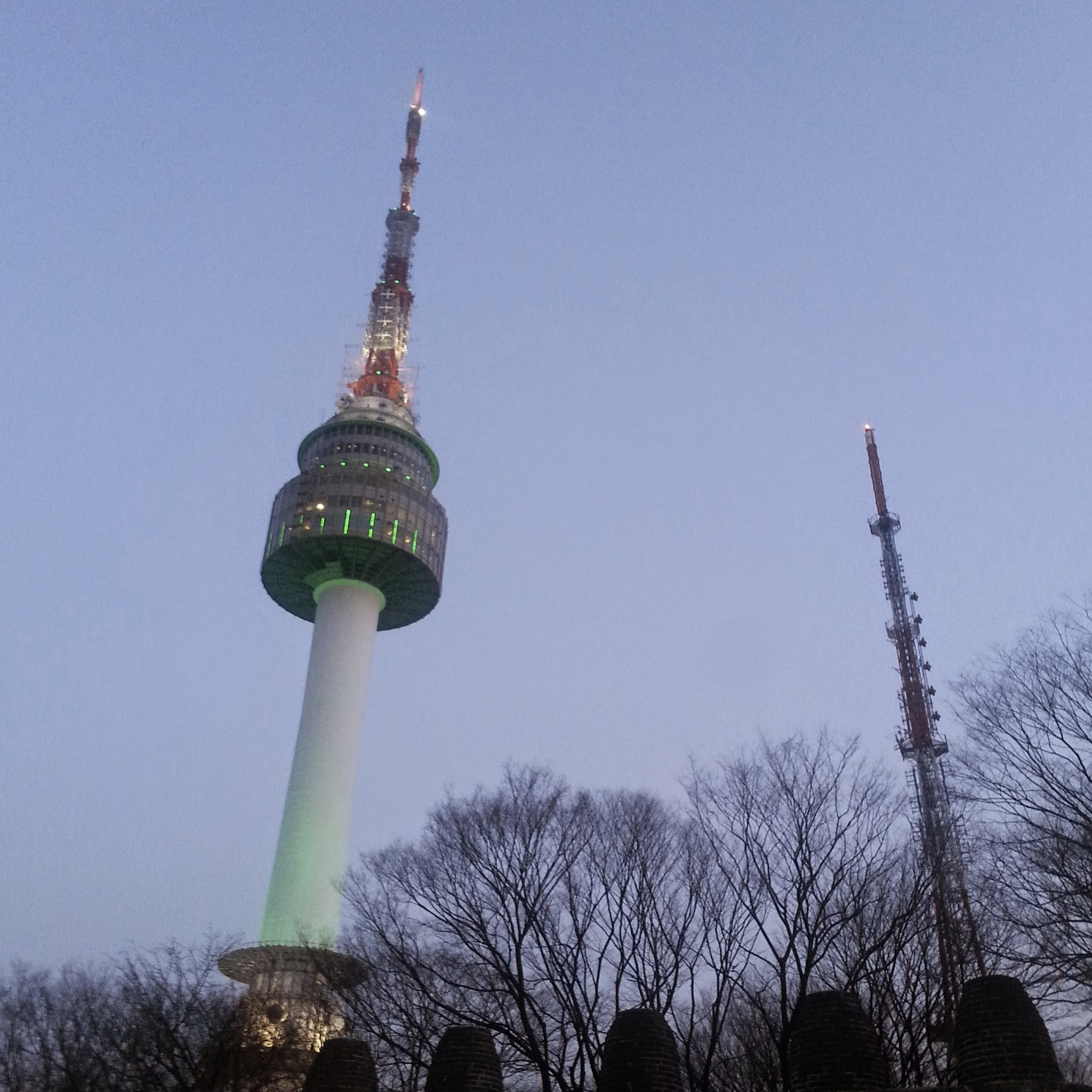 남산 서울타워의 모습