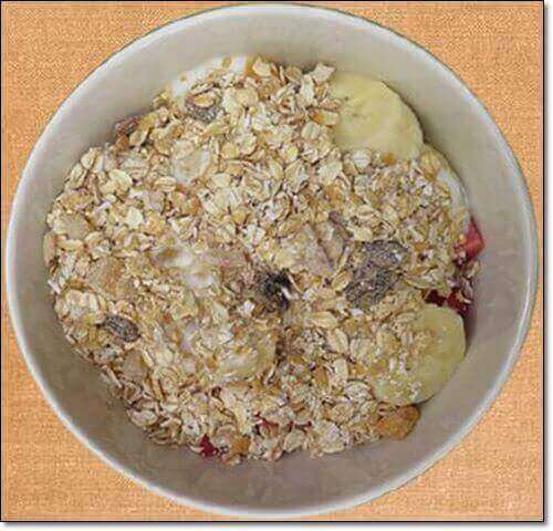 마그네슘이 많은 오트밀과 바나나