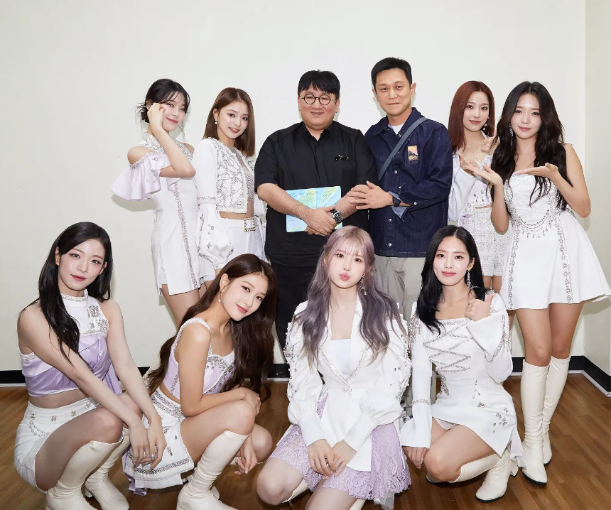 방시혁과 프로미스나인
