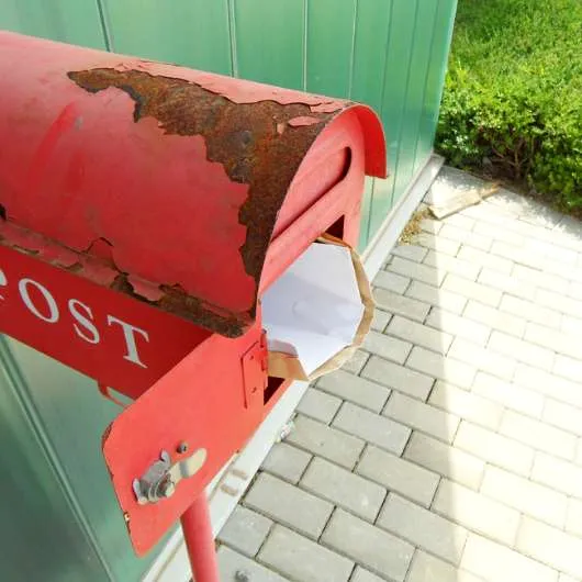 집-앞-우편물보관함