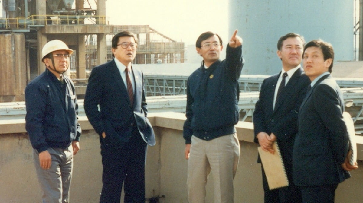 온산제련소에서 현장 경영 중인 최창걸 고려아연 명예회장.