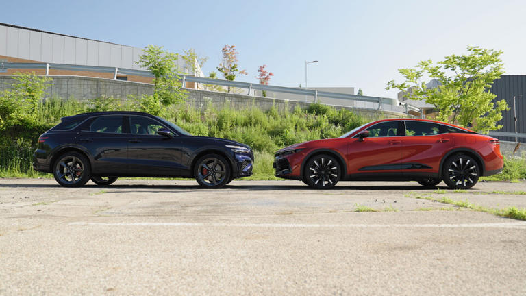 토요타 크라운 vs 제네시스 GV70 비교