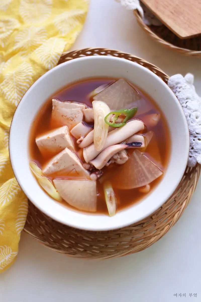 오징어 무국 끓이는 방법으로 칼칼국물_4