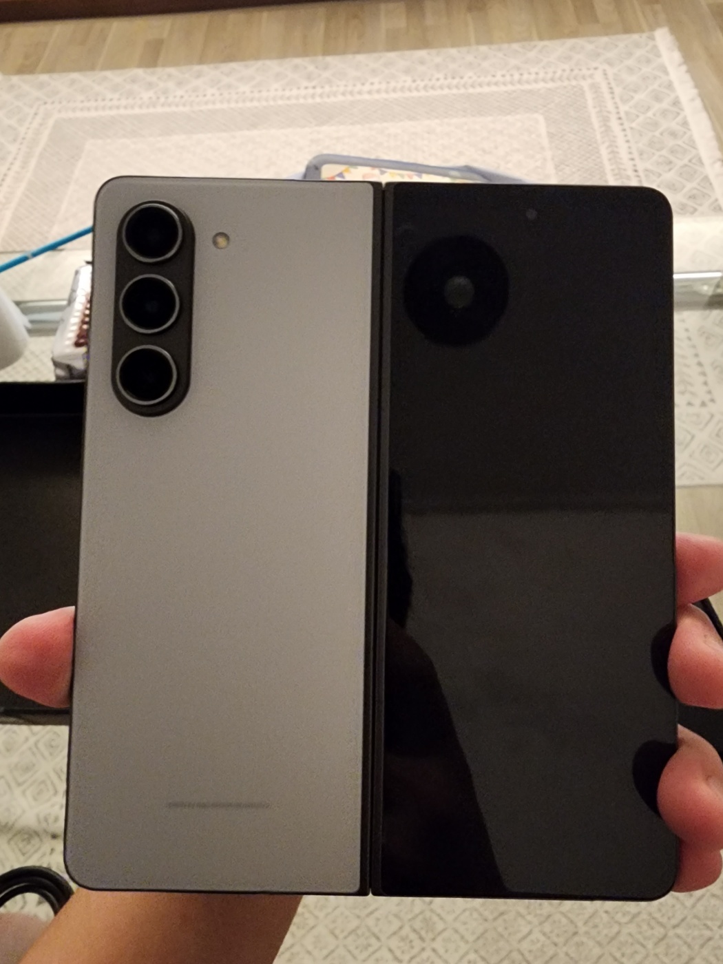 Z폴드5 본품 후면 + 외부 액정